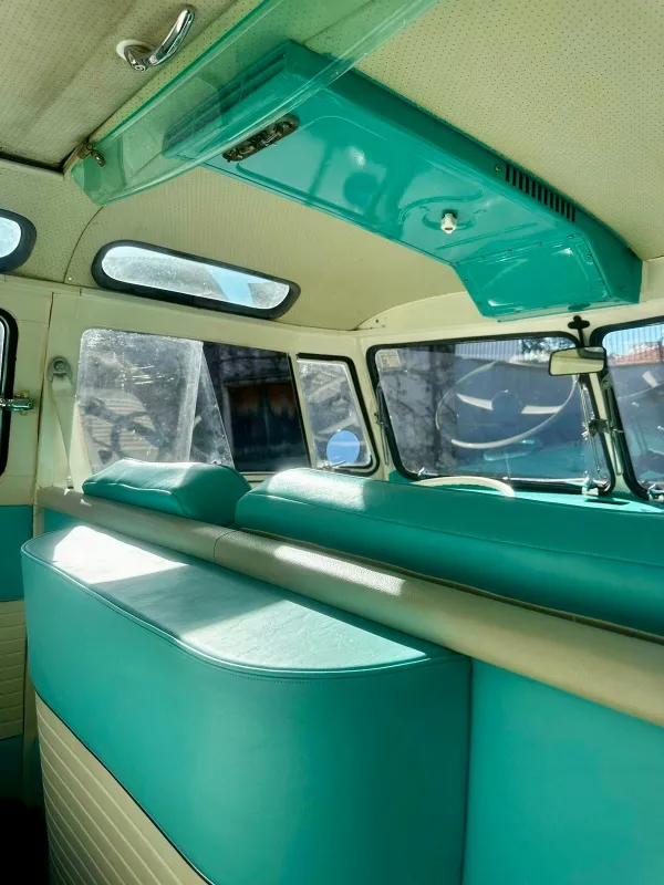 Kombi - Foto #3 do anúncio à venda de Carro clássico