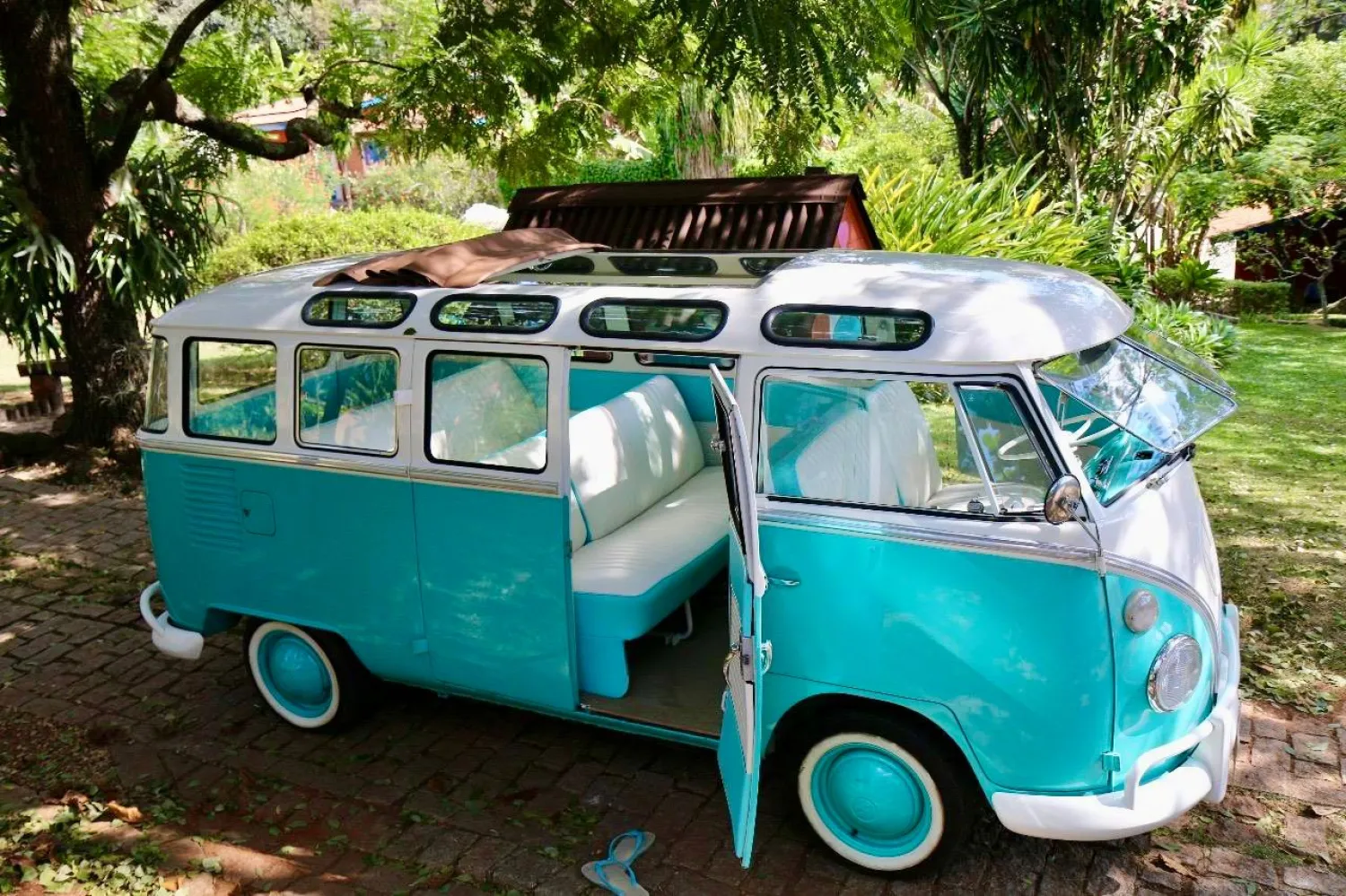 Kombi - Foto #4 do anúncio à venda de Carro clássico