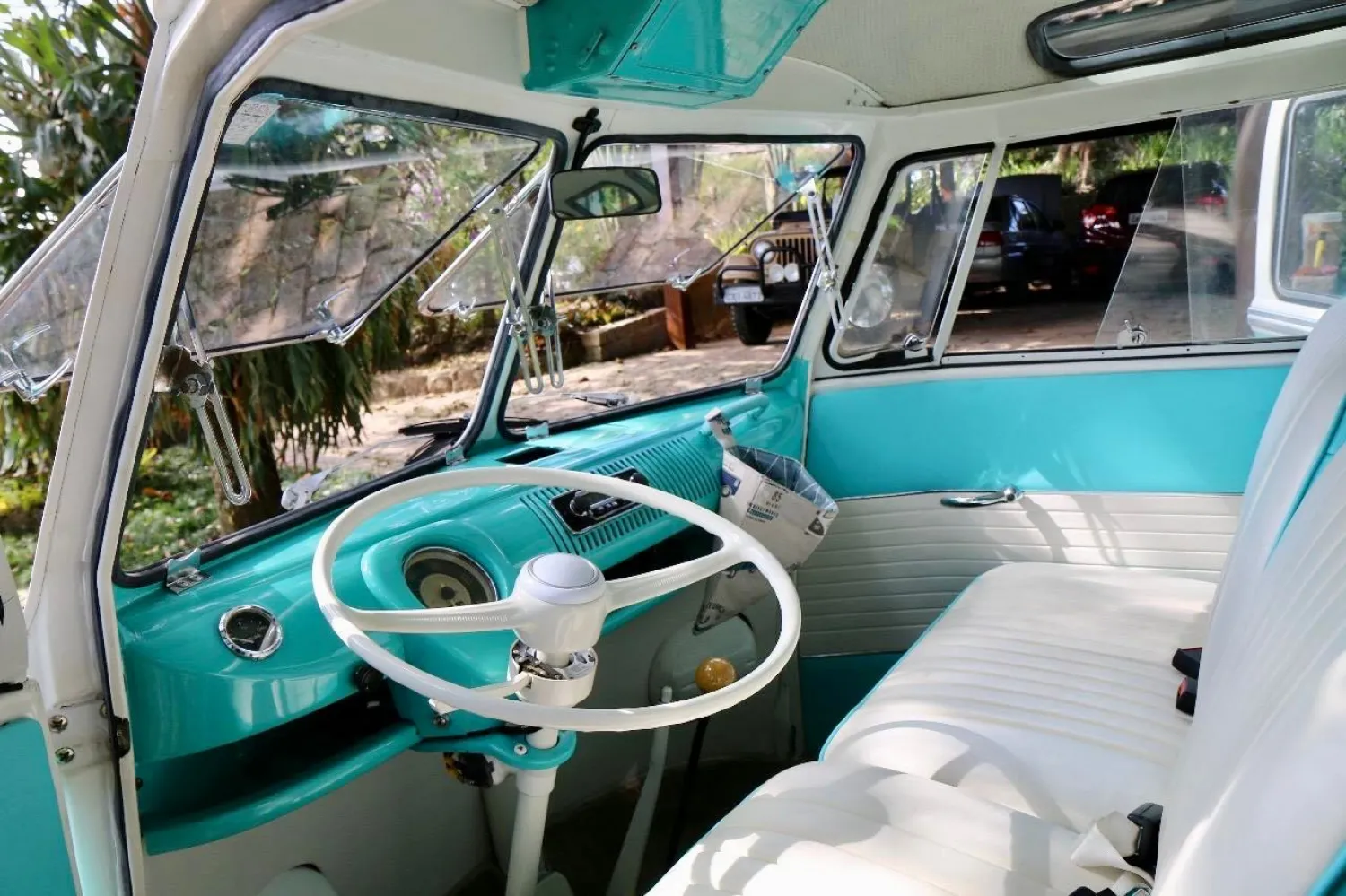 Kombi - Foto #5 do anúncio à venda de Carro clássico