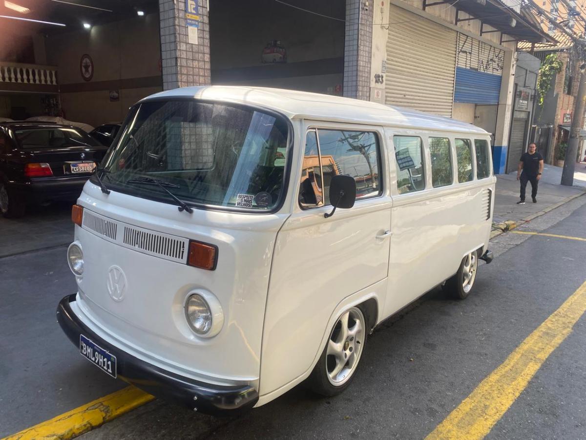 Kombi - Foto #8 do anúncio à venda de Carro clássico