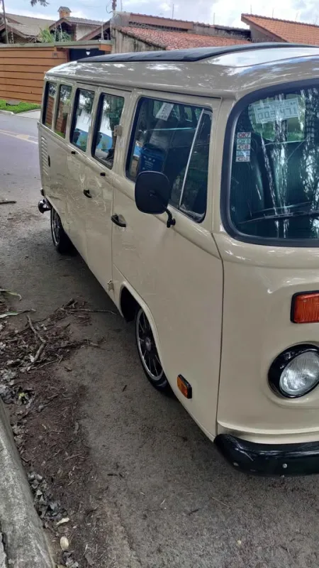 Kombi - Foto #6 do anúncio à venda de Carro clássico