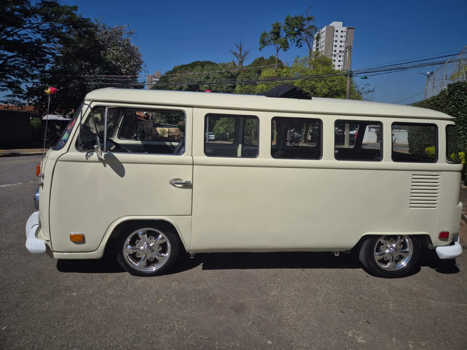 avv-volkswagen-kombi-venda-2bc4db2-imagem-005
