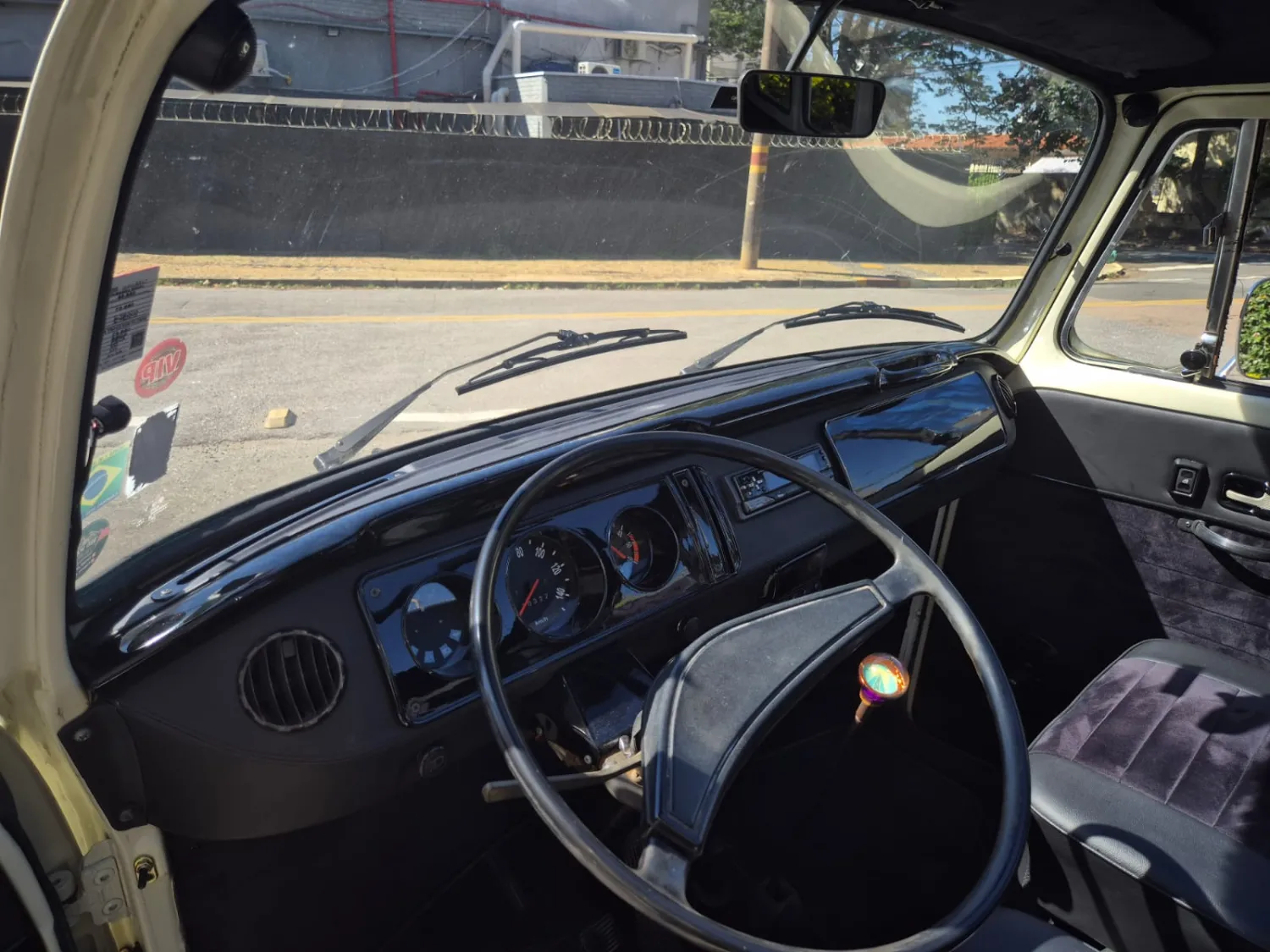 avv-volkswagen-kombi-venda-2bc4db2-imagem-009