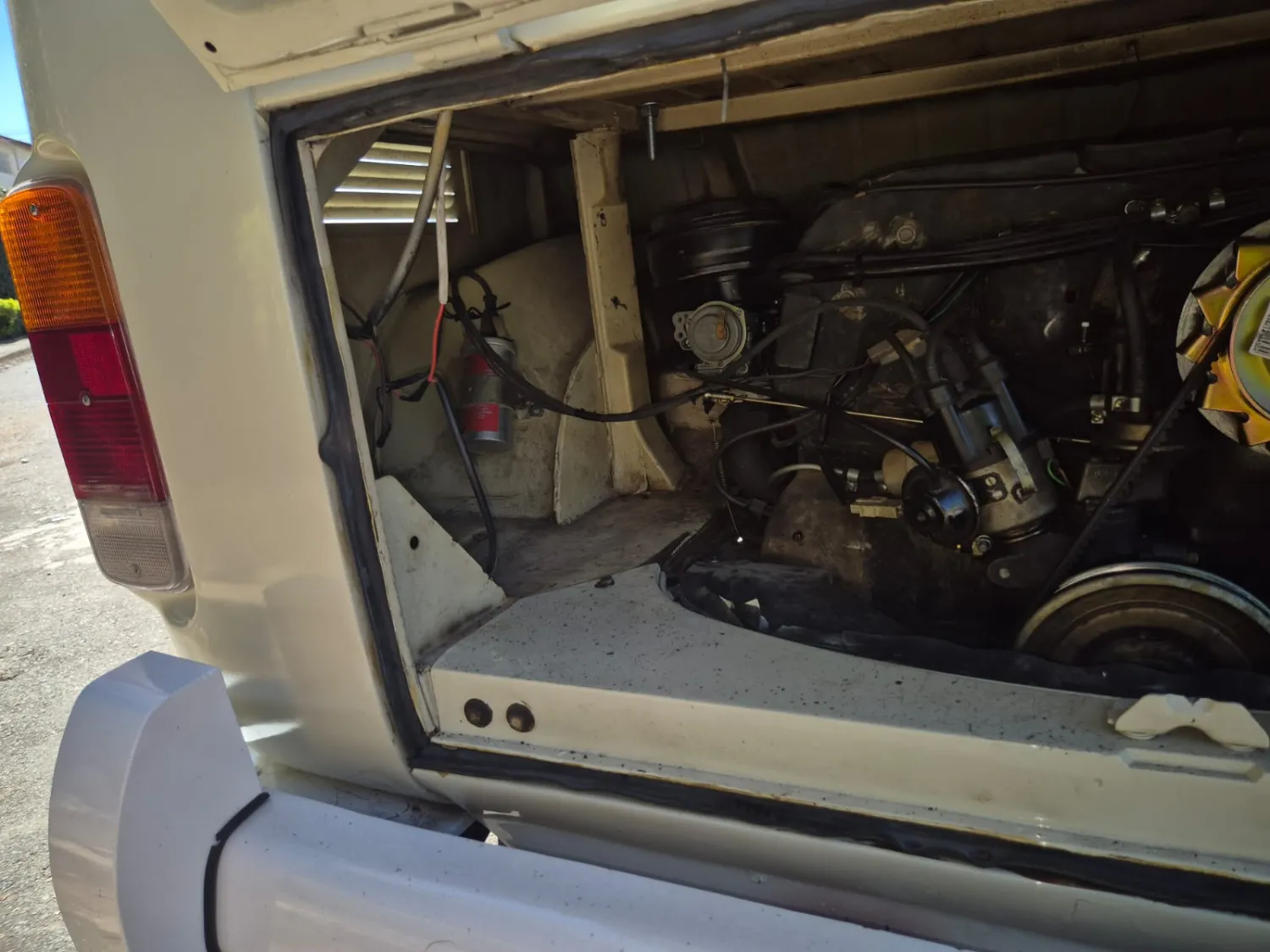 avv-volkswagen-kombi-venda-2bc4db2-imagem-025