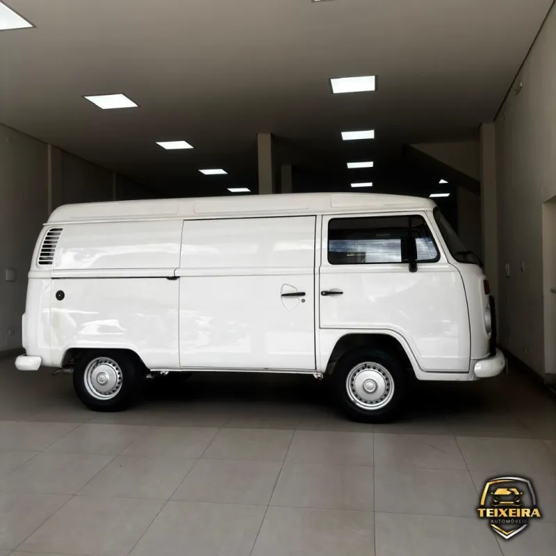 Kombi - Foto #5 do anúncio à venda de Carro clássico