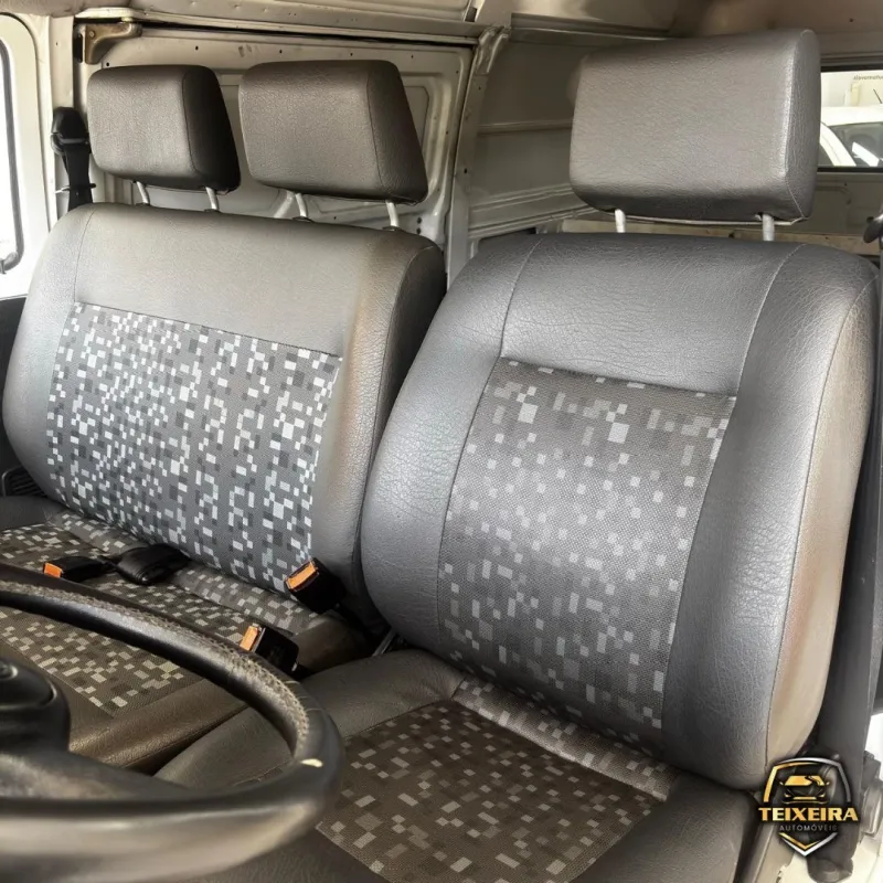 Kombi - Foto #7 do anúncio à venda de Carro clássico