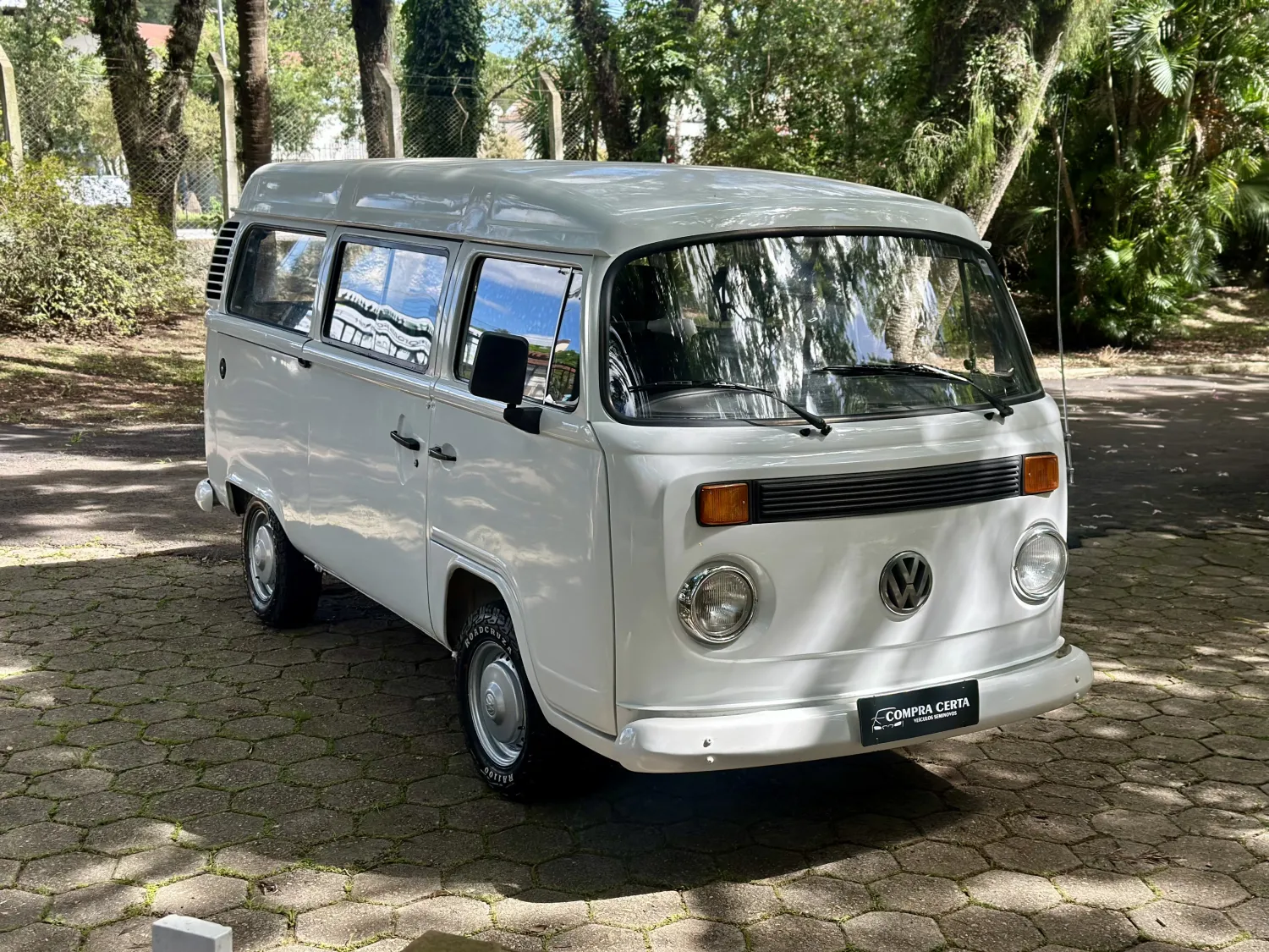 Kombi - Foto #8 do anúncio à venda de Carro clássico