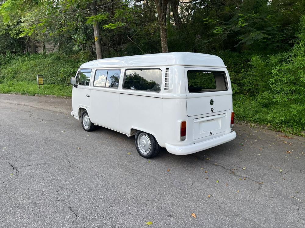 Kombi - Foto #3 do anúncio à venda de Carro clássico