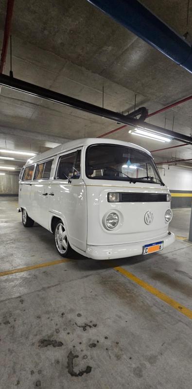 Kombi - Foto #3 do anúncio à venda de Carro clássico