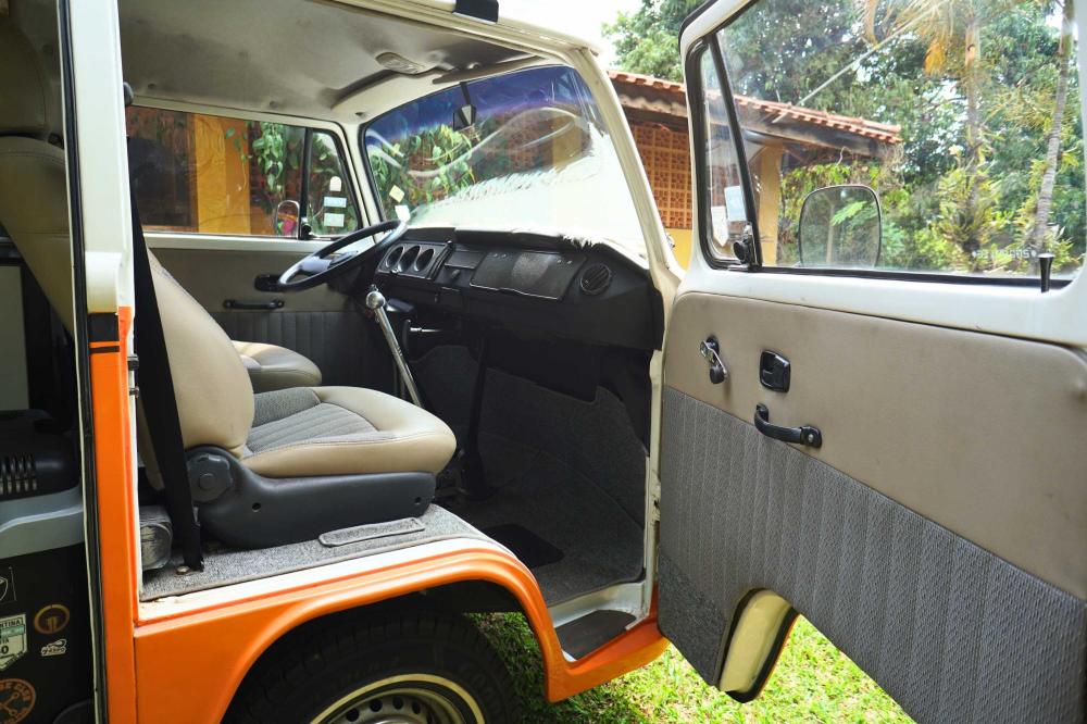 Kombi - Foto #8 do anúncio à venda de Carro clássico