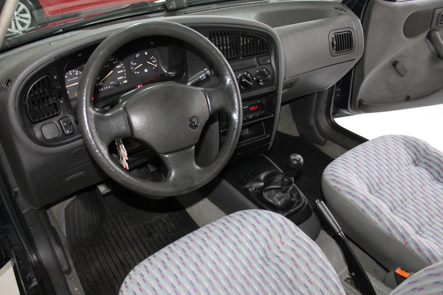 avv-volkswagen-logus-venda-f0d9607-imagem-010