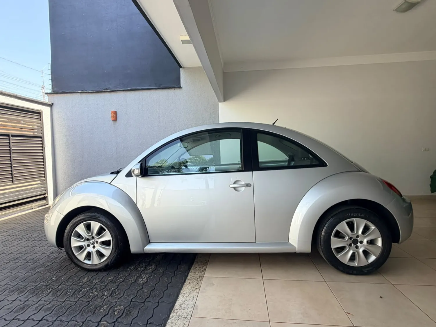avv-volkswagen-new-beetle-venda-2d915c1-imagem-006