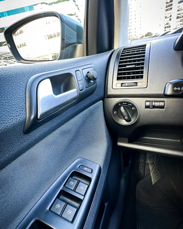 avv-volkswagen-polo-1-6-venda-dls63d9-imagem-012