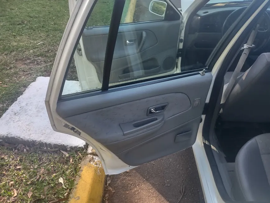Quantum 1.8 - Foto #19 do anúncio à venda de Carro clássico