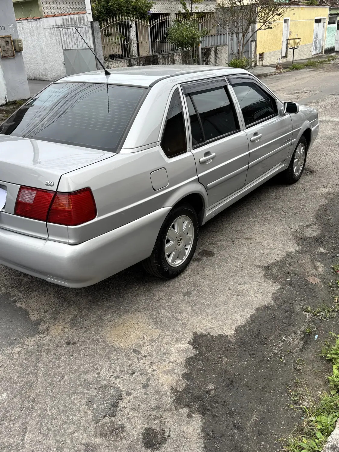 avv-volkswagen-santana-confortline-venda-8a4mhh5-imagem-001