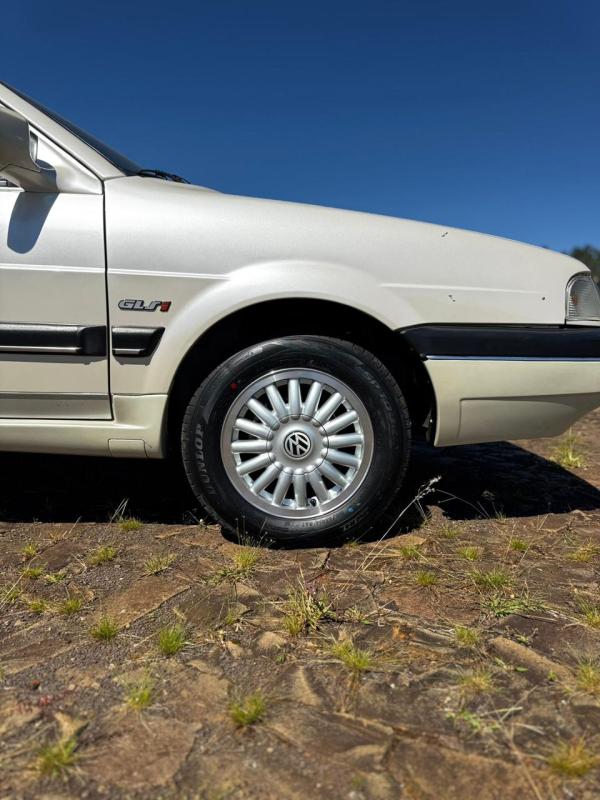 avv-volkswagen-santana-glsi-venda-6hsuh7k-imagem-003