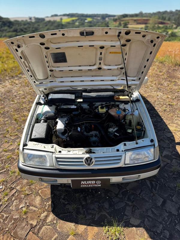 avv-volkswagen-santana-glsi-venda-6hsuh7k-imagem-009