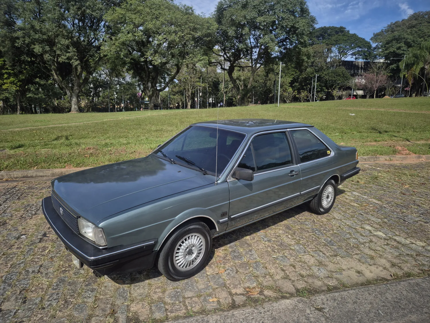 avv-volkswagen-santana-venda-043322b-imagem-001