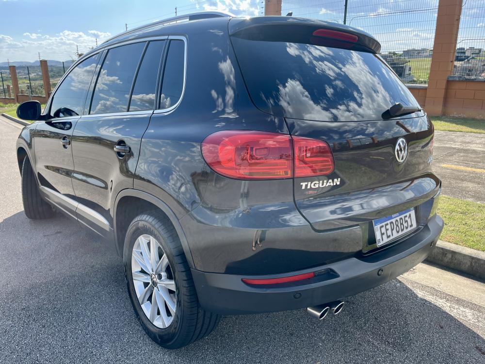 Tiguan - Foto #4 do anúncio à venda de Carro clássico