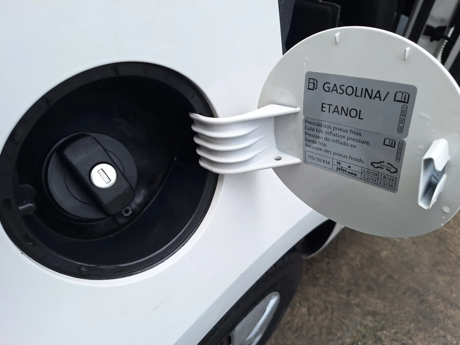 avv-volkswagen-up-venda-15105c6-imagem-010