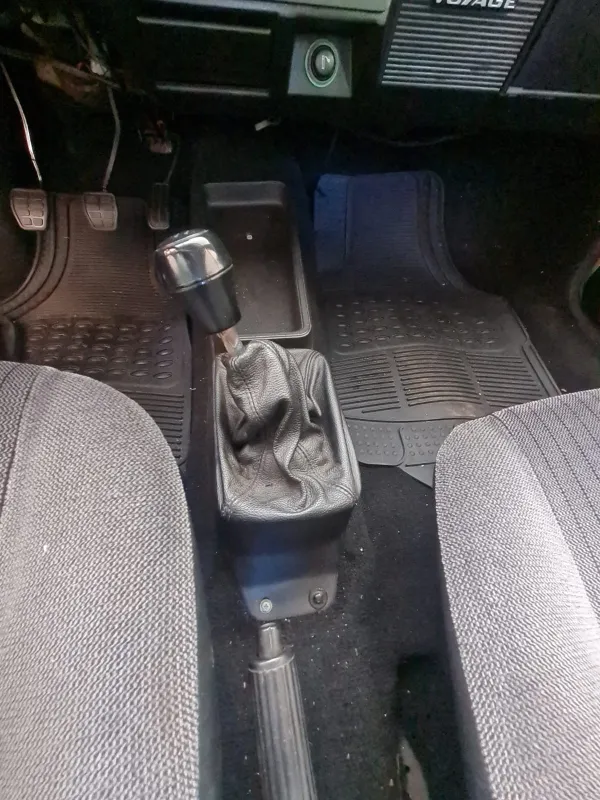 avv-volkswagen-voyage-ls-venda-2ehkrlr-imagem-014