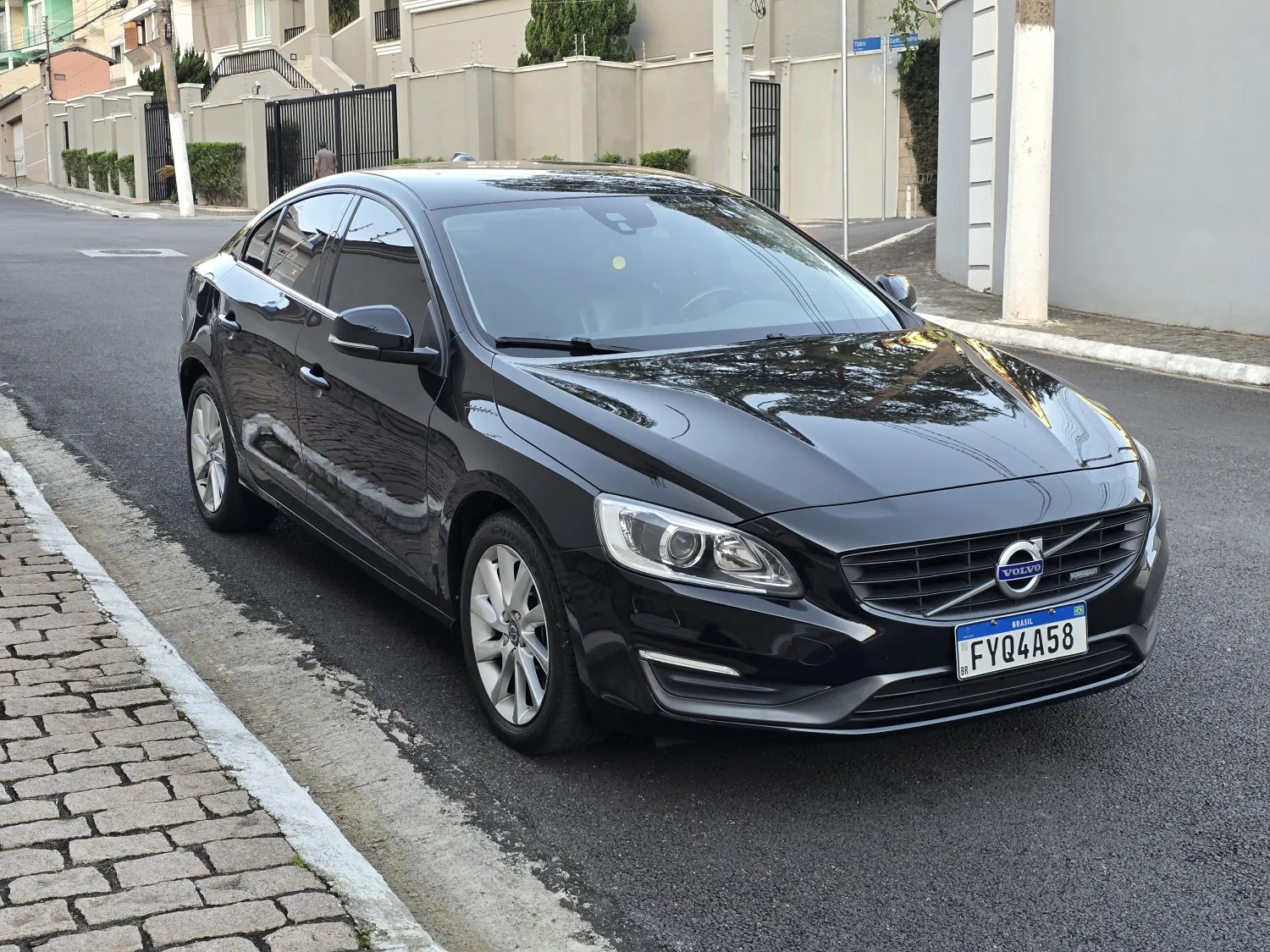 avv-volvo-s60-t5-venda-ig148q8-imagem-002