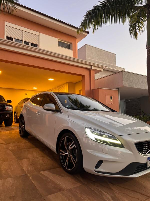 V40 - Foto #13 do anúncio à venda de Carro clássico