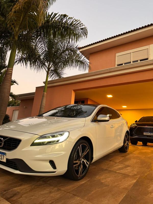 V40 - Foto #15 do anúncio à venda de Carro clássico