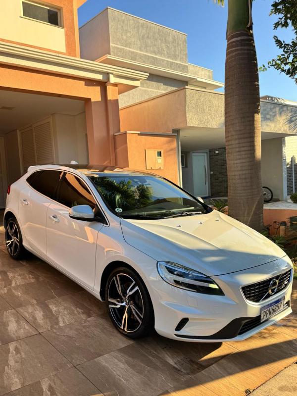 V40 - Foto #16 do anúncio à venda de Carro clássico