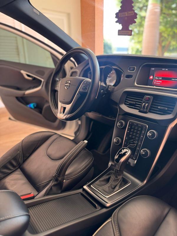 V40 - Foto #18 do anúncio à venda de Carro clássico