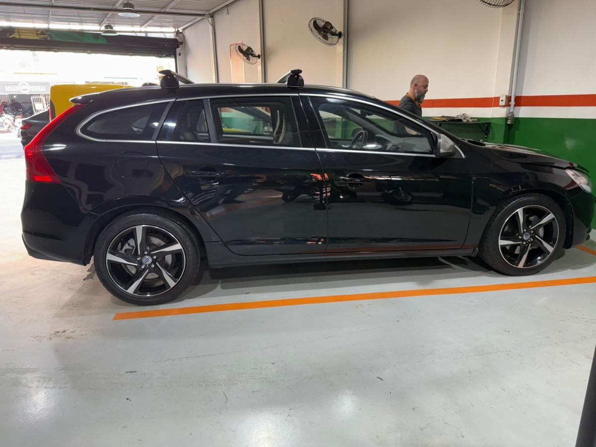 V60 - Foto #7 do anúncio à venda de Carro clássico