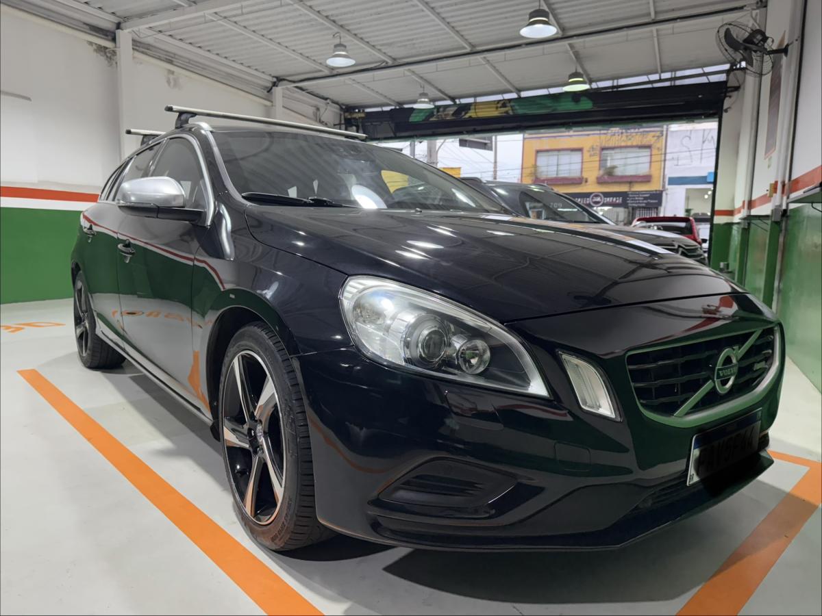 V60 - Foto #17 do anúncio à venda de Carro clássico