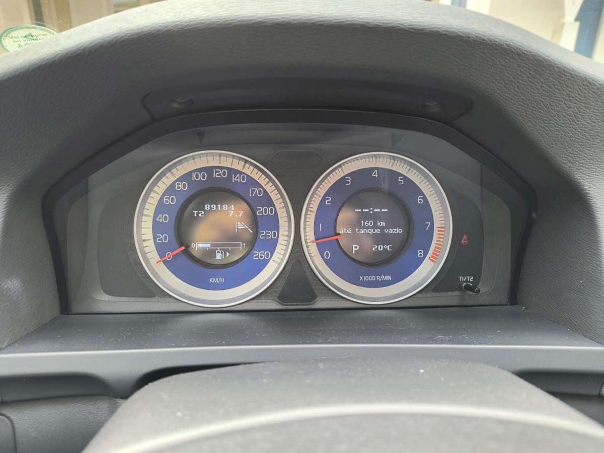 V60 - Foto #3 do anúncio à venda de Carro clássico