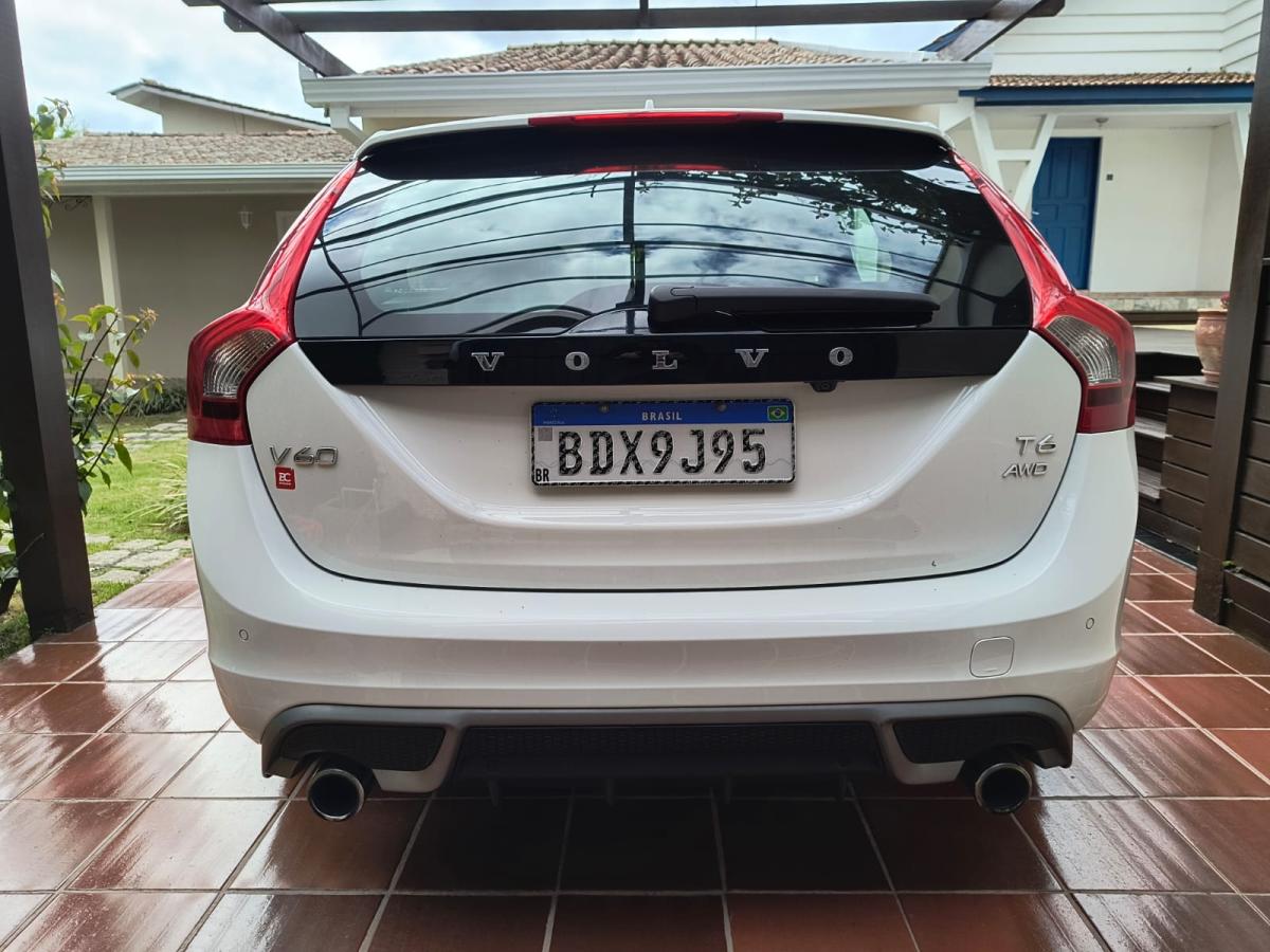 V60 - Foto #11 do anúncio à venda de Carro clássico