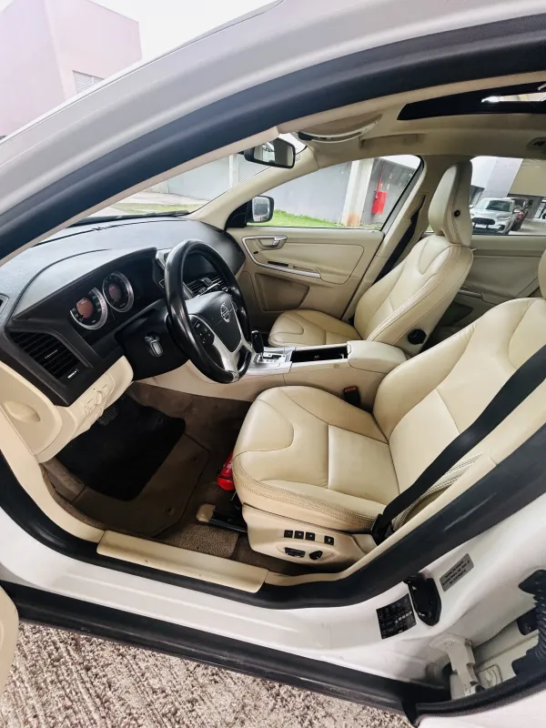 avv-volvo-xc60-venda-e04dadd-imagem-009